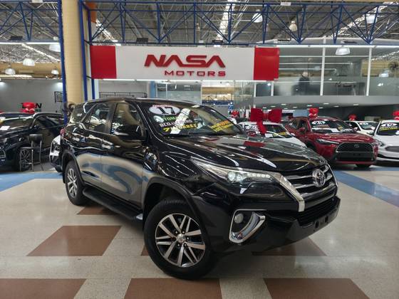 TOYOTA HILUX SW4 2.8 SRX 4X4 7 LUGARES 16V TURBO INTERCOOLER DIESEL 4P AUTOMÁTICO